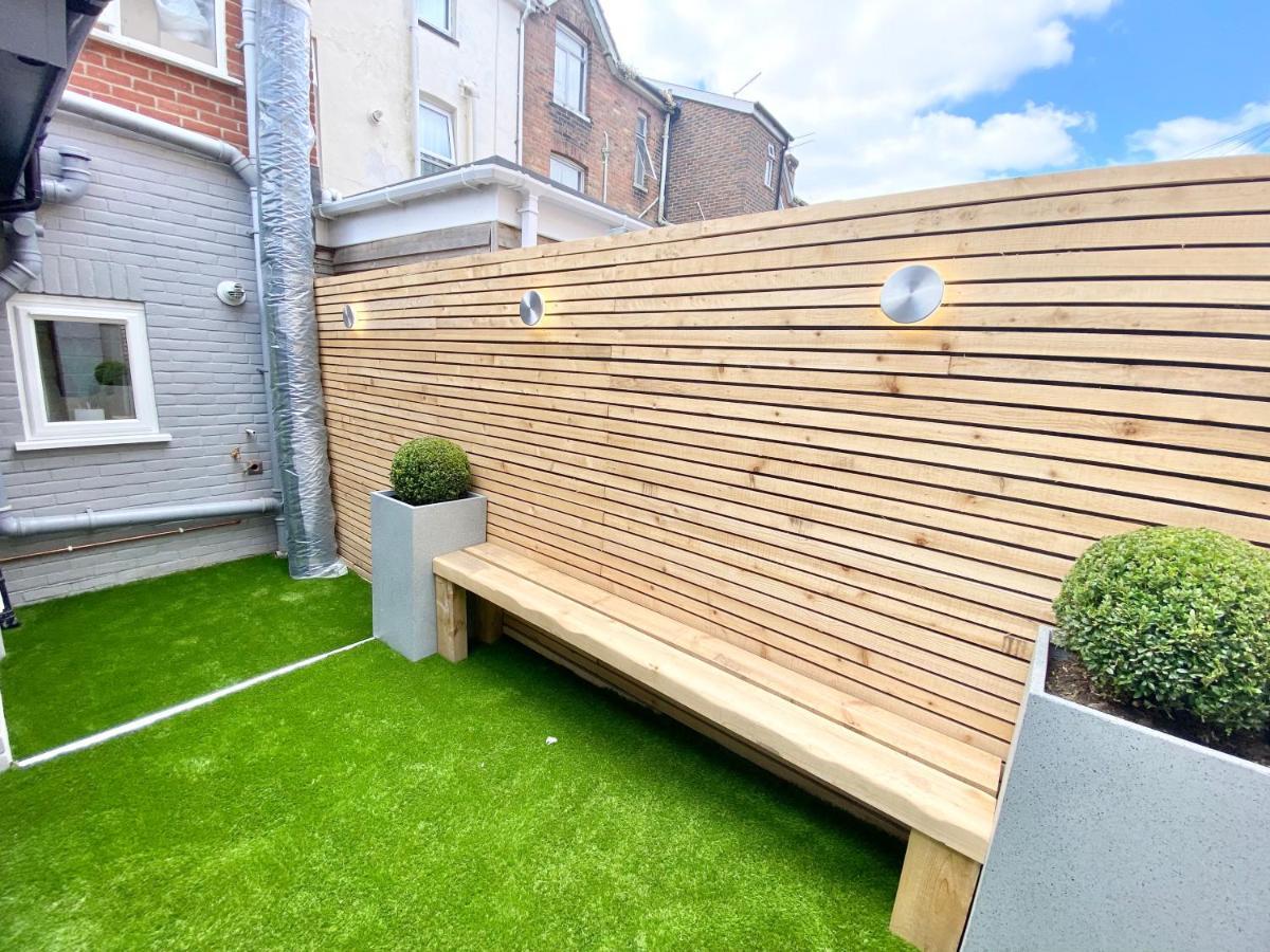 Coastline Retreats - Cloud9: Luxury Garden Flat with Modern Amenities Apartment Bournemouth Exterior photo